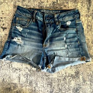 VGUC! American Eagle Super Stretch High Rise Shortie, med/light wash, size 8.